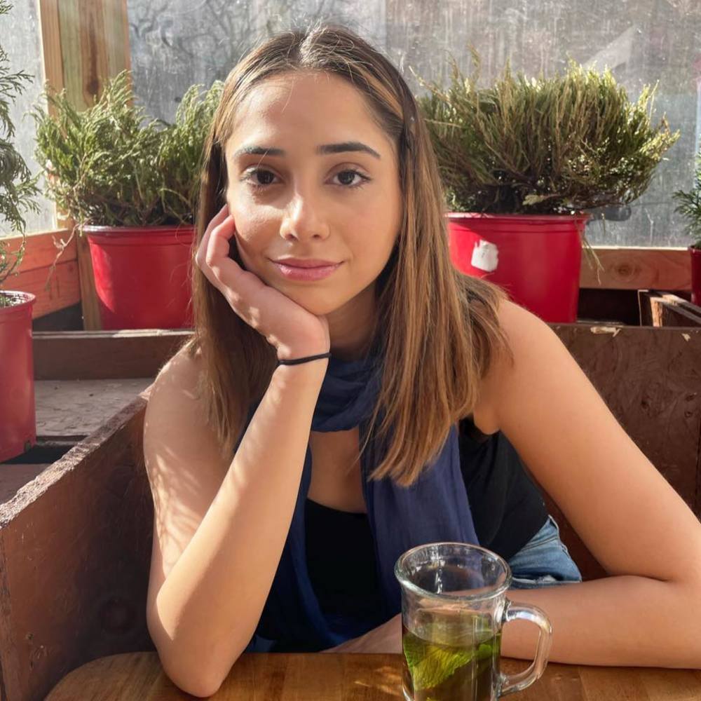 Meet your Posher, Noor